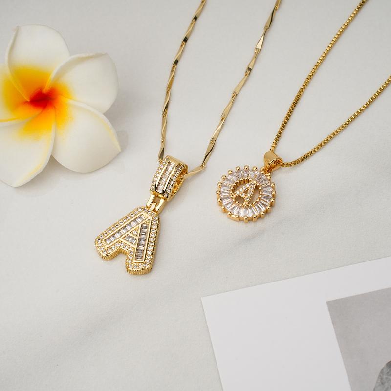 AISHA™ - Elegant 2-Pack Initialer Vedhæng Halskæder