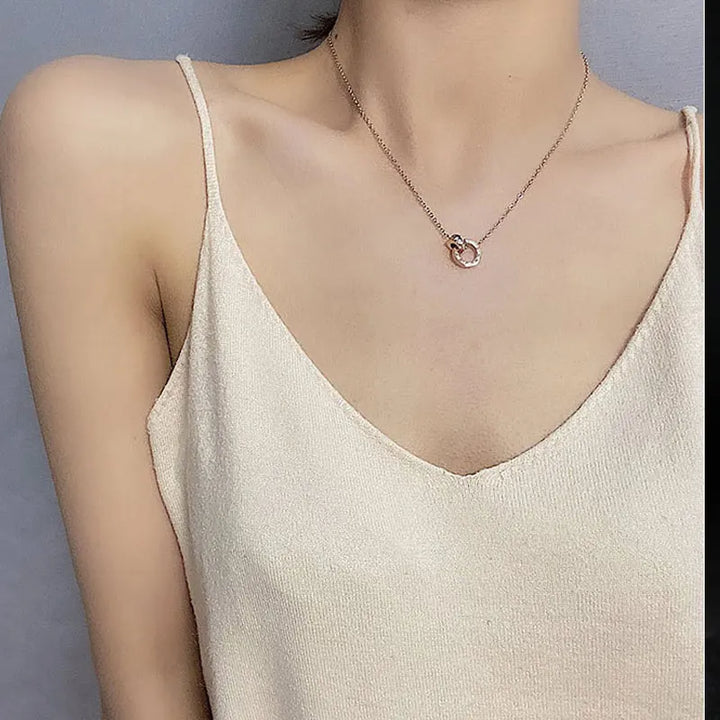 CYNTHIA™ – Romertal Charms Halskæde