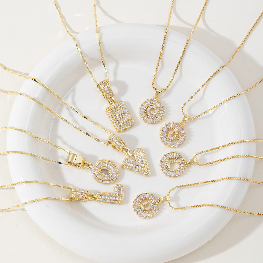 AISHA™ - Elegant 2-Pack Initialer Vedhæng Halskæder