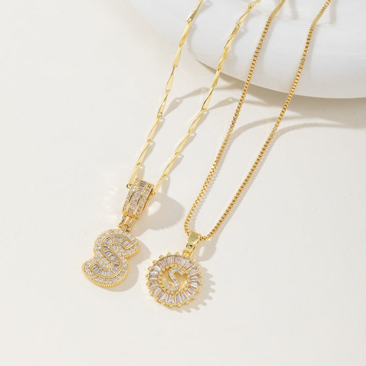 AISHA™ - Elegant 2-Pack Initialer Vedhæng Halskæder